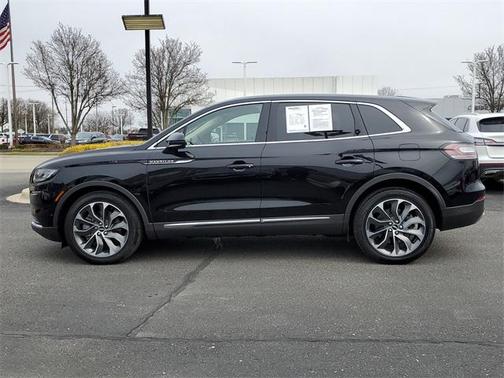 2023 Lincoln Nautilus Reserve