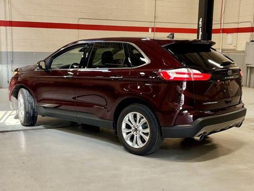 Burgundy Velvet Metallic Tinted Clearcoat 2023 Ford Edge Titanium