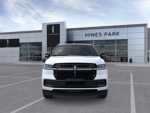 Crystal White Metallic Clearcoat 2026 Lincoln Navigator Black Label