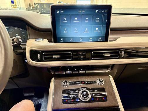 Infinite Black Metallic Clearcoat 2023 Lincoln Aviator Reserve AWD