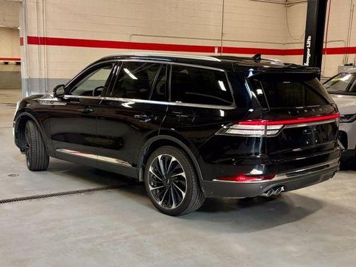 Infinite Black Metallic Clearcoat 2023 Lincoln Aviator Reserve AWD