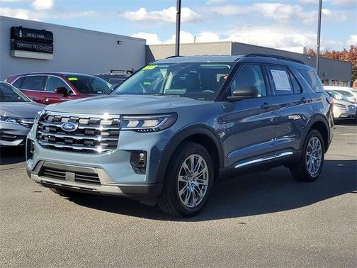 2025 Ford Explorer Active
