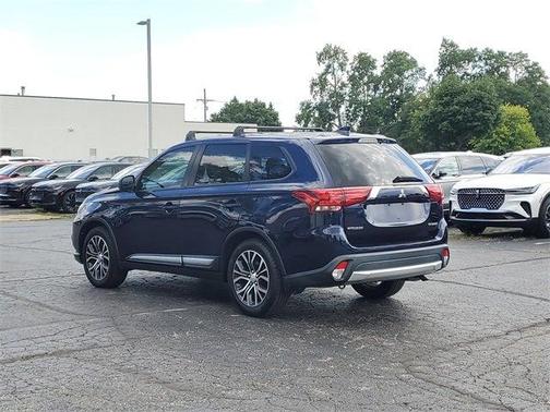 2017 Mitsubishi Outlander ES