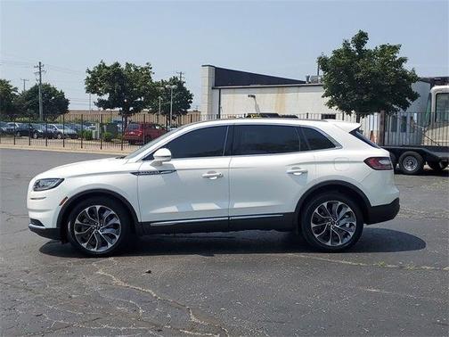 2022 Lincoln Nautilus Reserve