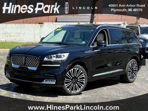 Infinite Black Metallic Clearcoat 2024 Lincoln Aviator Black Label AWD