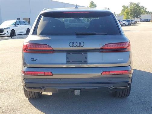 2022 Audi Q7 55 Premium Plus