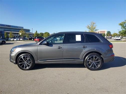 2022 Audi Q7 55 Premium Plus