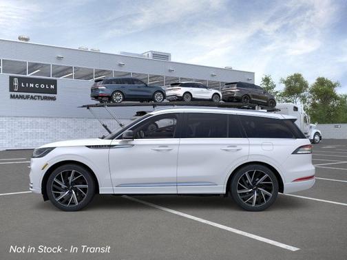 Pristine White Metallic Tri-Coat 2026 Lincoln Aviator Black Label AWD