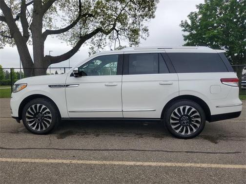 2022 Lincoln Navigator Black Label