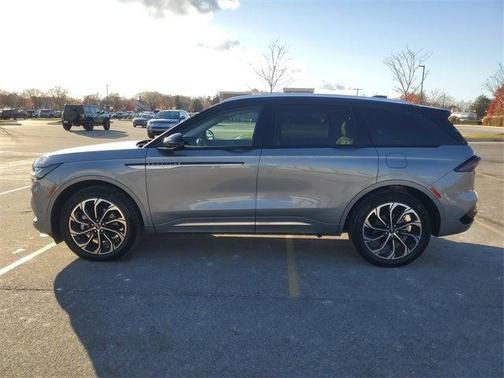 2024 Lincoln Nautilus Reserve