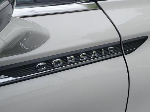 Pearl Metallic 2023 Lincoln Corsair Standard