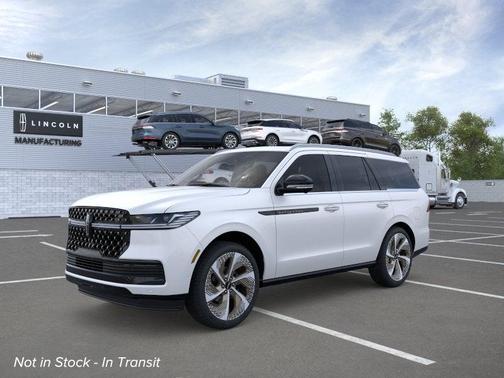 Pristine White Metallic Tri-Coat 2026 Lincoln Navigator Black Label