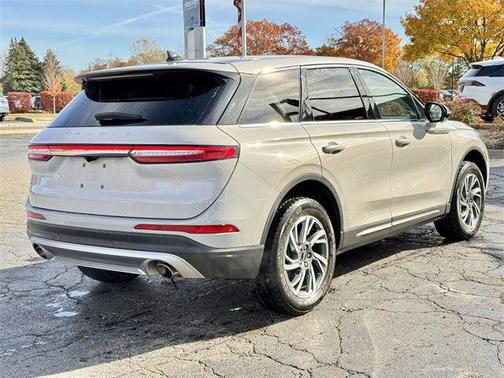 2023 Lincoln Corsair Standard