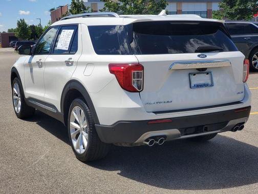 Star White Metallic Tri-Coat 2023 Ford Explorer Platinum