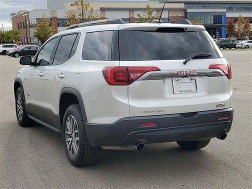 2017 GMC Acadia SLE-2