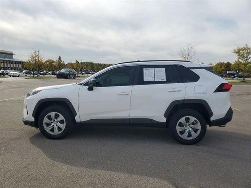 2019 Toyota RAV4 LE