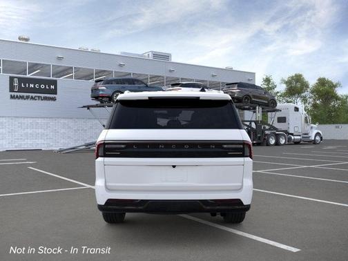 Pristine White Metallic Tri-Coat 2026 Lincoln Navigator Reserve
