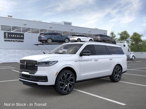 Pristine White Metallic Tri-Coat 2026 Lincoln Navigator Reserve