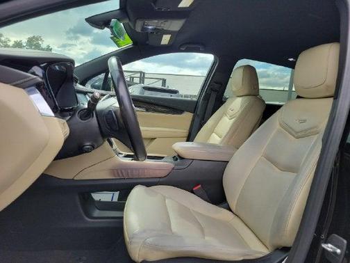 Stellar Black Metallic 2019 Cadillac XT5 Base