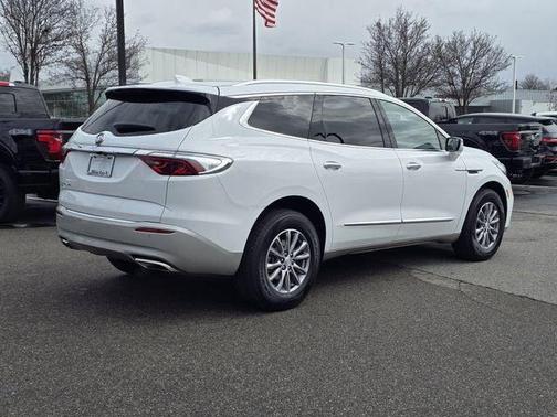 2022 Buick Enclave AWD Essence