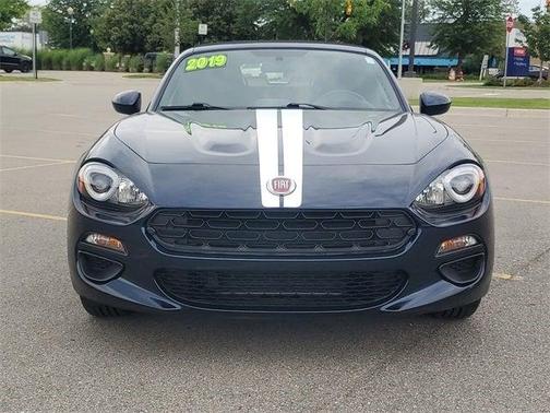 2019 FIAT 124 Spider Base
