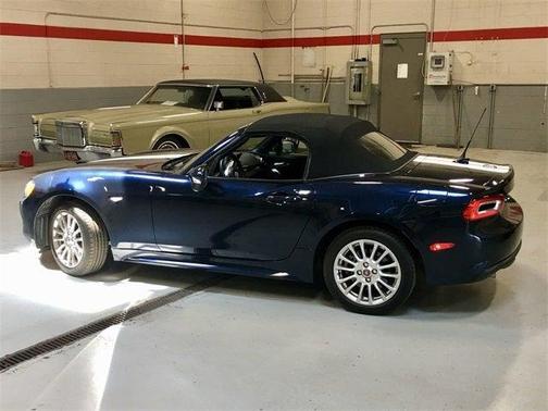 2019 FIAT 124 Spider Base