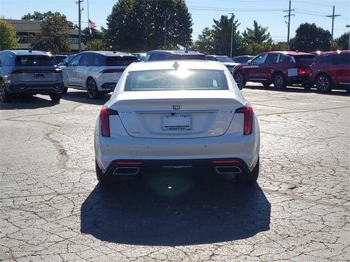 2022 Cadillac CT5 Luxury