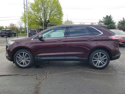 2023 Ford Edge Titanium