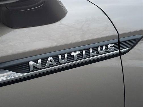 2019 Lincoln Nautilus Standard