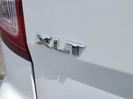 Oxford White 2015 Ford Explorer XLT