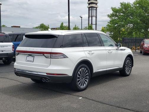 Pristine White Metallic Tri-Coat 2023 Lincoln Aviator Standard AWD