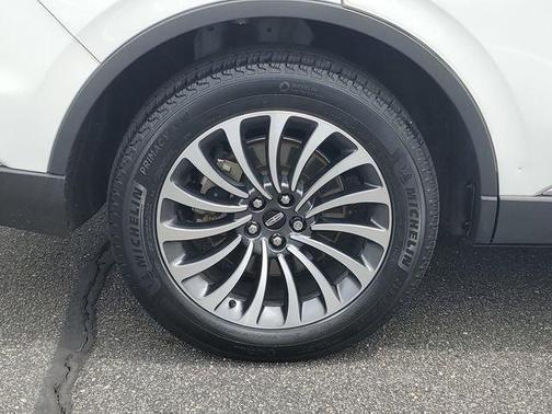 Pristine White Metallic Tri-Coat 2023 Lincoln Aviator Standard AWD