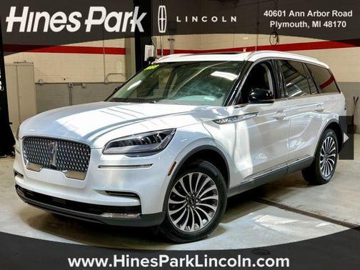 Pristine White Metallic Tri-Coat 2023 Lincoln Aviator Standard AWD