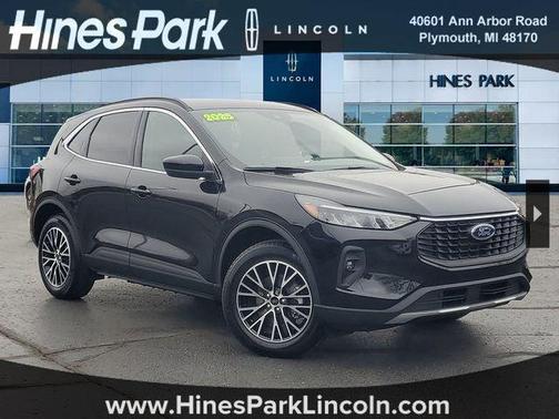 Agate Black Metallic 2025 Ford Escape PHEV SE