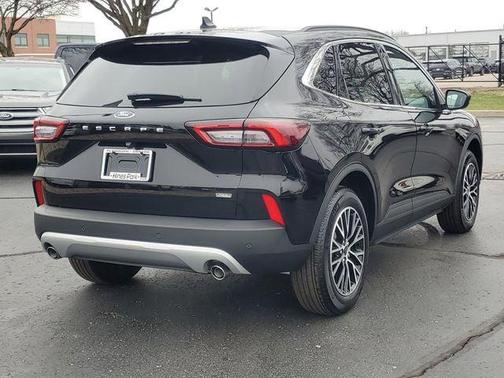 Agate Black Metallic 2025 Ford Escape PHEV SE