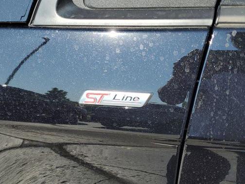 Agate Black Metallic 2023 Ford Edge ST Line