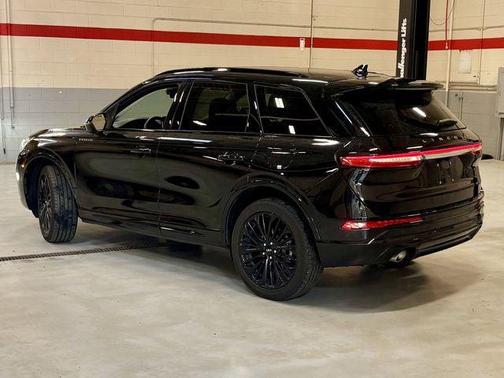 Infinite Black Metallic Clearcoat 2024 Lincoln Corsair Reserve