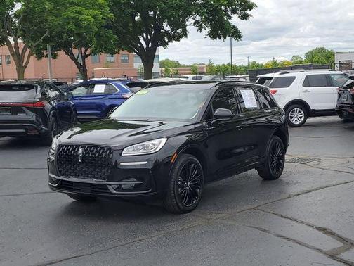 Infinite Black Metallic Clearcoat 2024 Lincoln Corsair Reserve