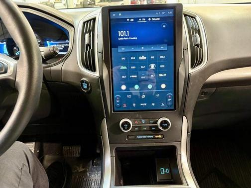 Black Metallic 2023 Ford Edge SEL