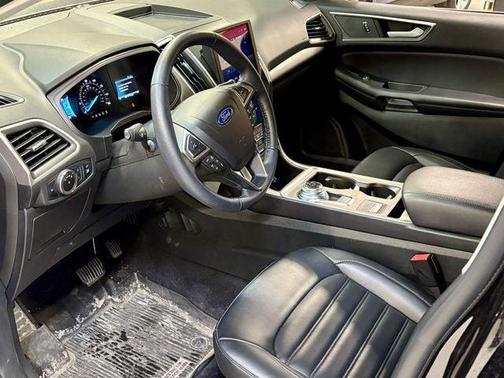 Black Metallic 2023 Ford Edge SEL