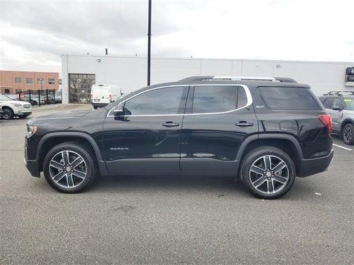 2022 GMC Acadia SLT