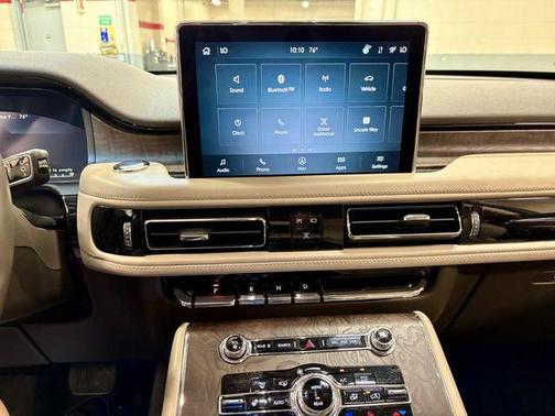 Ceramic Pearl 2021 Lincoln Aviator Reserve AWD