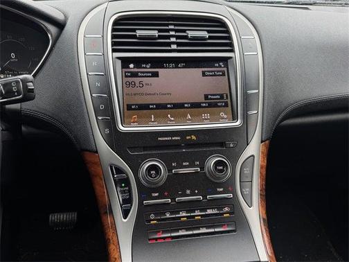 2019 Lincoln Nautilus Select