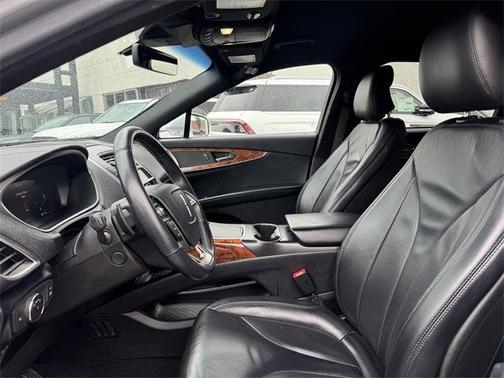 2019 Lincoln Nautilus Select