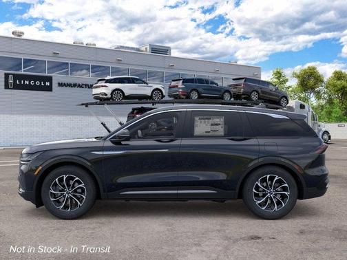 Infinite Black Metallic Clearcoat 2026 Lincoln Nautilus Premiere