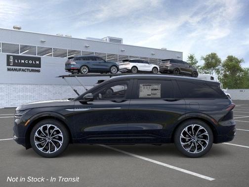 Infinite Black Metallic Clearcoat 2026 Lincoln Nautilus Reserve