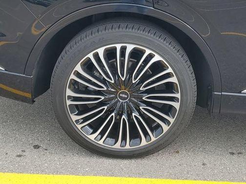 Infinite Black Metallic Clearcoat 2023 Lincoln Aviator Black Label AWD