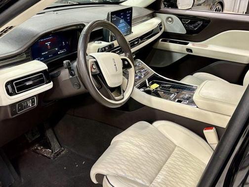 Infinite Black Metallic Clearcoat 2023 Lincoln Aviator Black Label AWD