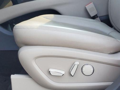 Flight Blue Metallic Clearcoat 2023 Lincoln Nautilus Reserve