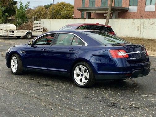 2011 Ford Taurus SEL